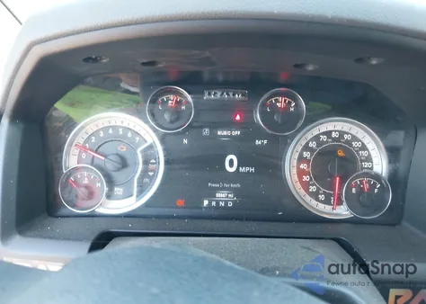 2018 Ram 1500 Big Horn 4X4 6'4 Box z USA, uszkodzony, nr VIN 1C6RR7GG6JS224945